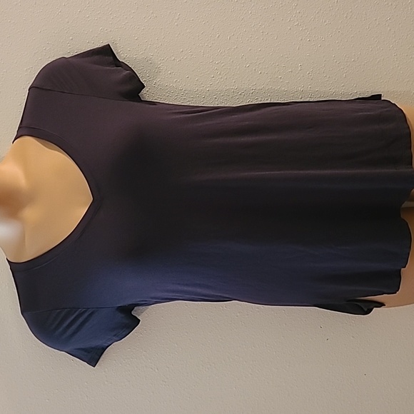 Women's grey v-neck t-shirt size Medium - Picture 3 of 8